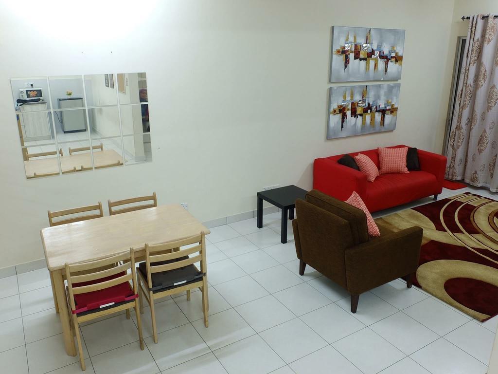 Dillenia Nilai Homestay Dış mekan fotoğraf